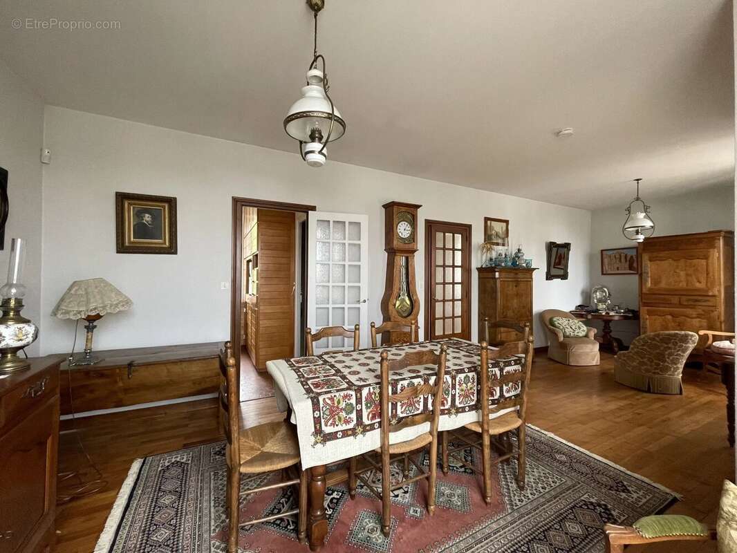 Maison à SAINT-SEBASTIEN-SUR-LOIRE