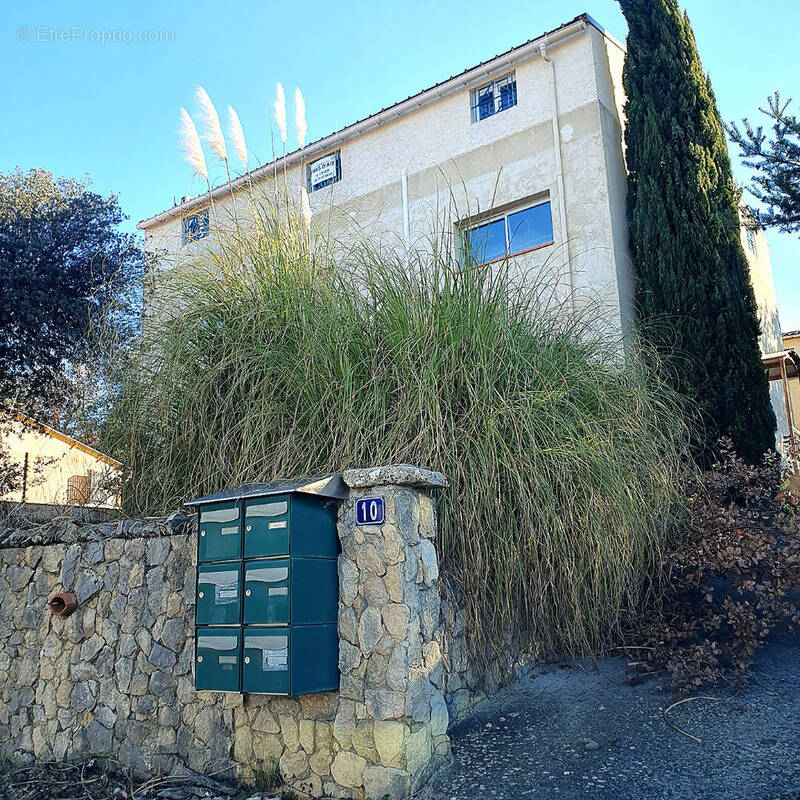 Commerce à SAINT-PAUL-LES-DURANCE