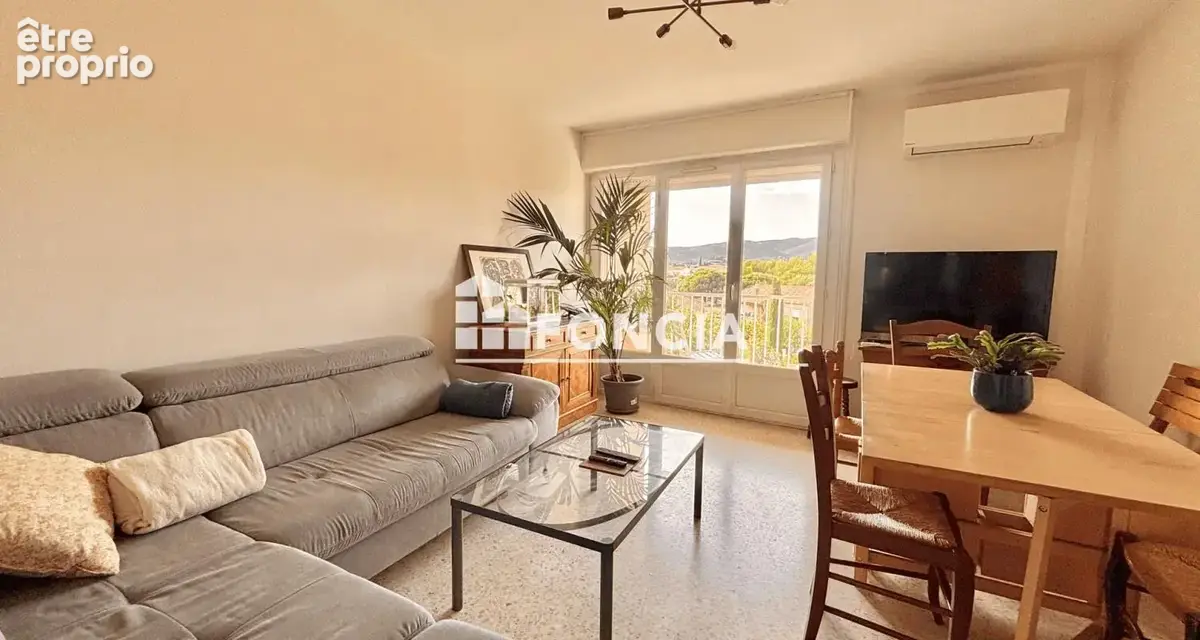 Appartement à LA LONDE-LES-MAURES