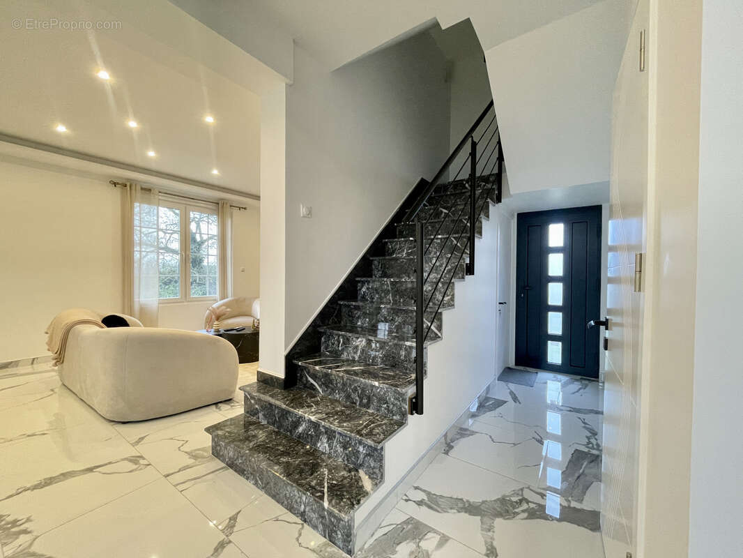 Maison à ANGERVILLE-LA-CAMPAGNE