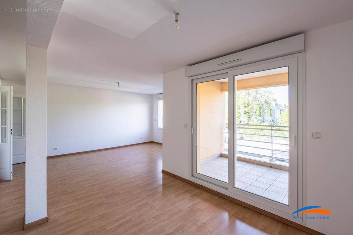   - Appartement à REIMS