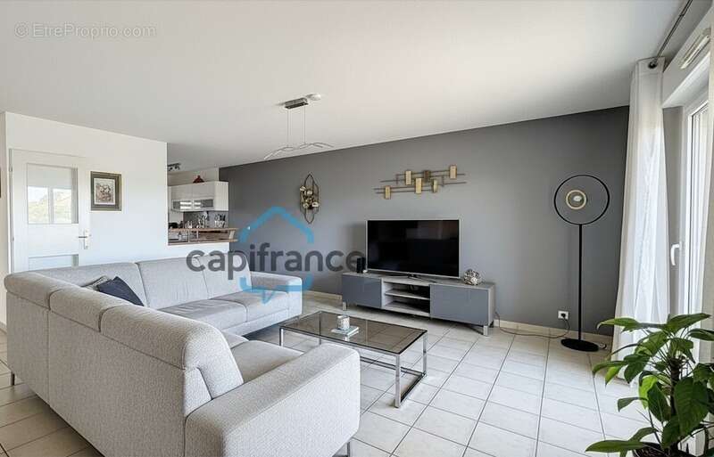 Appartement à vendre 4 pièces LA SEYNE SUR MER (83) - photo 3