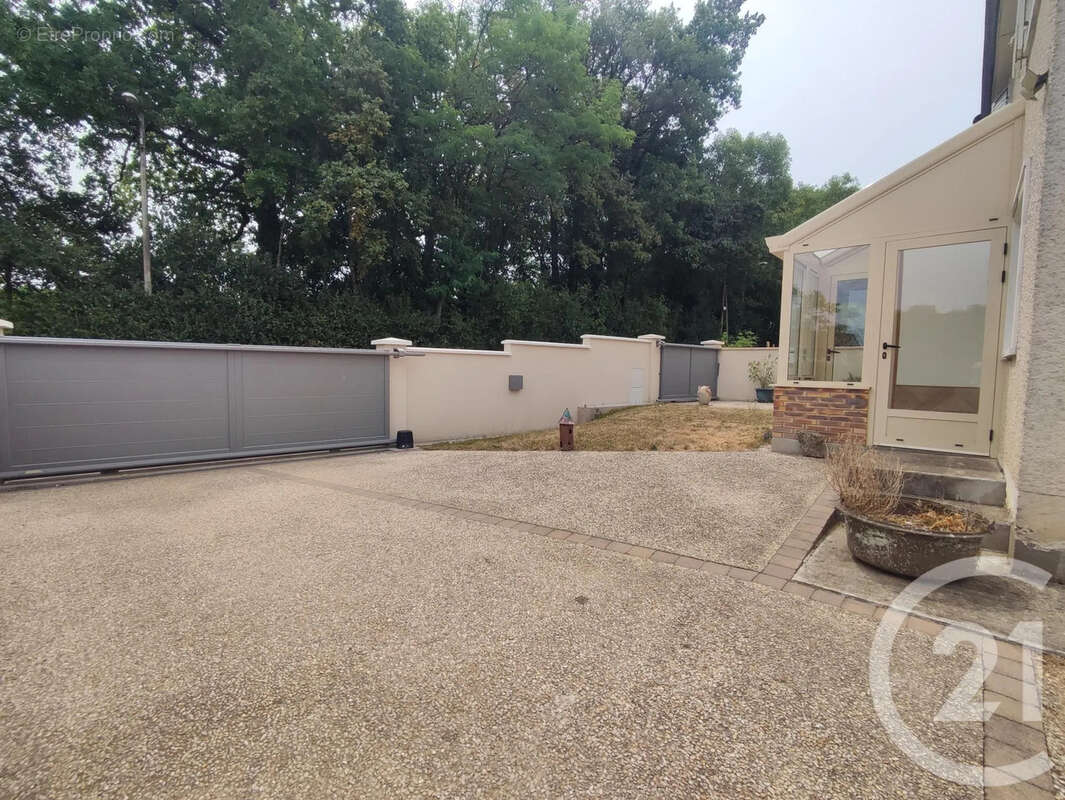 Maison 115 m² à Saint-Amand-En-Puisaye  - photo 13