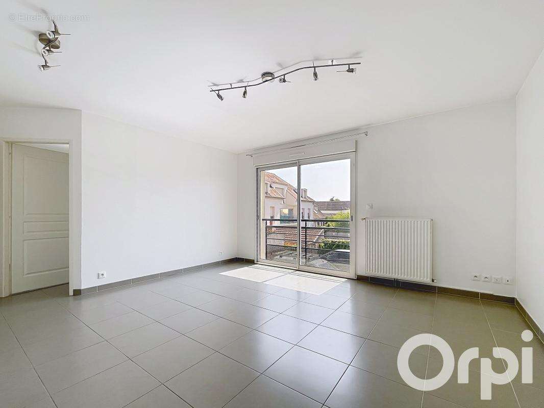 Appartement à CHILLY-MAZARIN