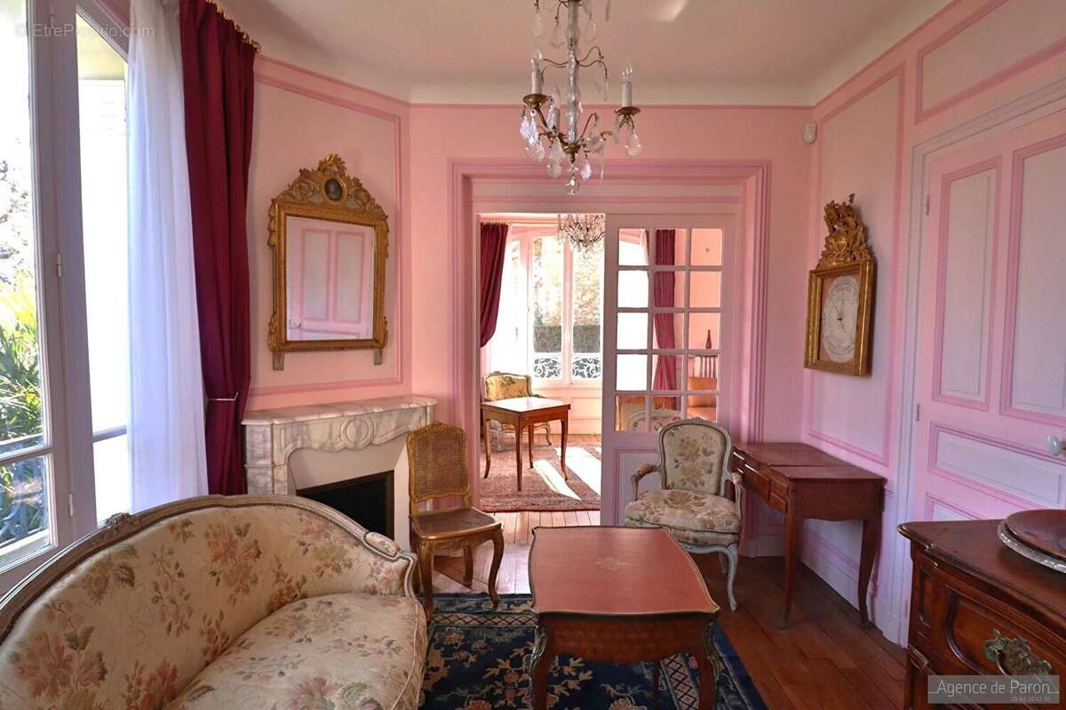 Maison à VERRIERES-LE-BUISSON