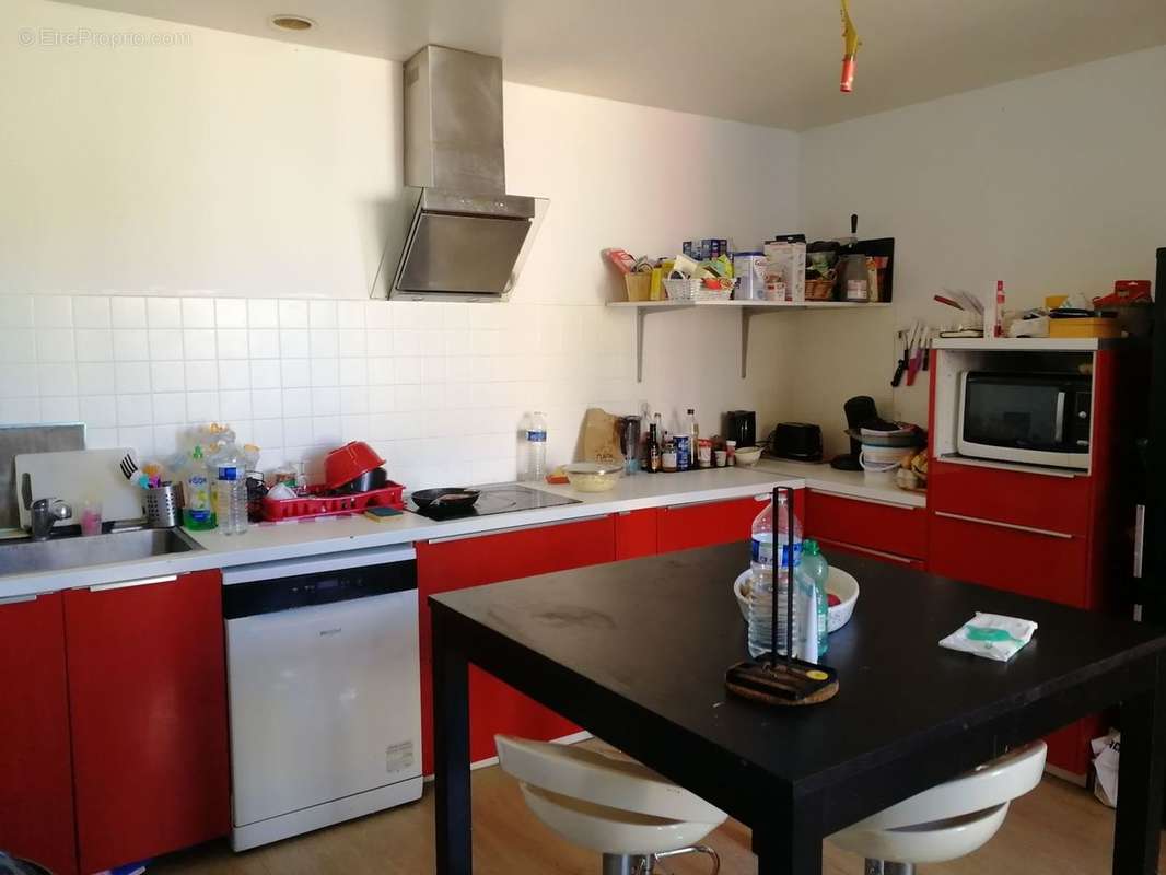 Commerce à LAPEYROUSE-FOSSAT