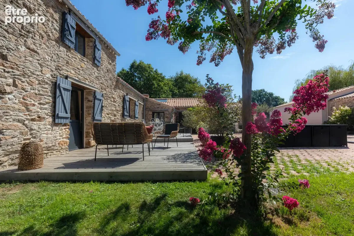 L'Agence Cadre d'Envies vous propose à Vue Une élégante maison de caractère de 1890, rénovée avec soin en 2015 - photo 3
