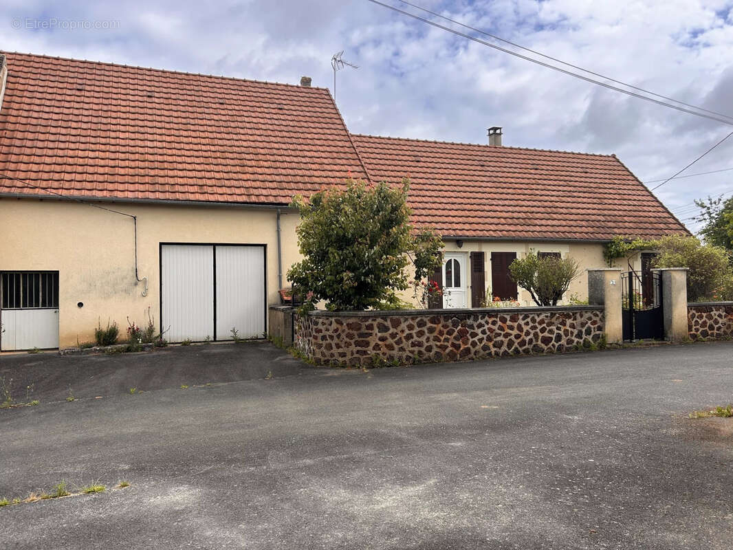 Maison à SACIERGES-SAINT-MARTIN