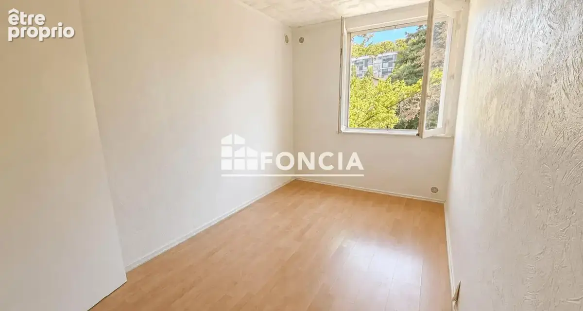 À VENDRE - NEUVILLE-SUR-SAÔNE – T3 de 57 m² avec deux balcons - photo 5