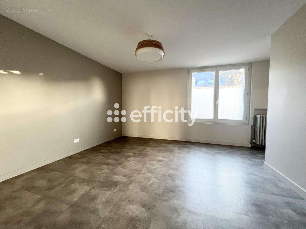 Appartement à SAINT-CYR-SUR-LOIRE