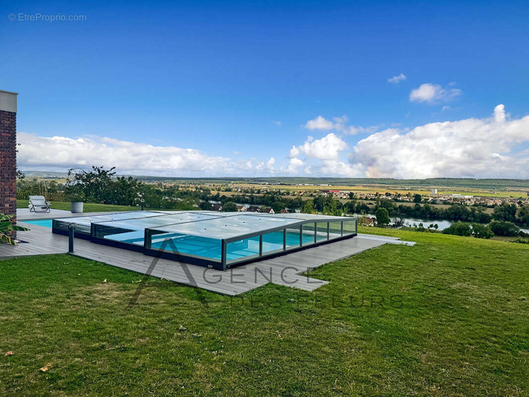 Maison à TOURVILLE-LA-RIVIERE