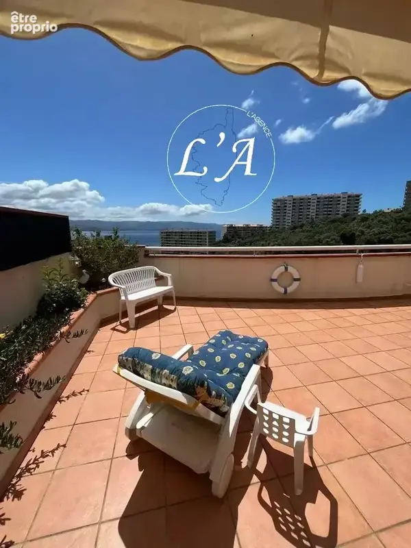 Duplex de standing en dernier étage – Triangle d’Or Ajaccio – Vue mer, terrasses, suite parentale - photo 4