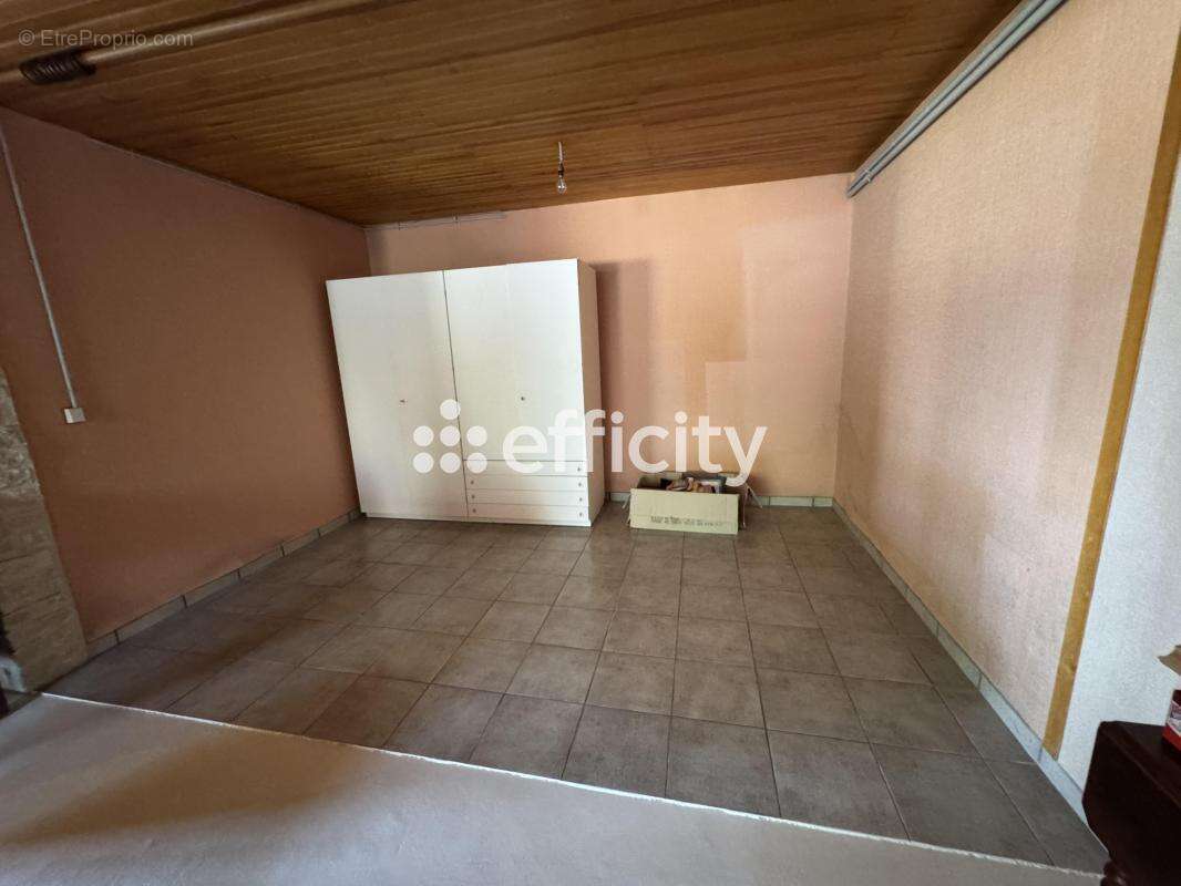 Maison 230 m² à Saint-Come-De-Fresne  - photo 9