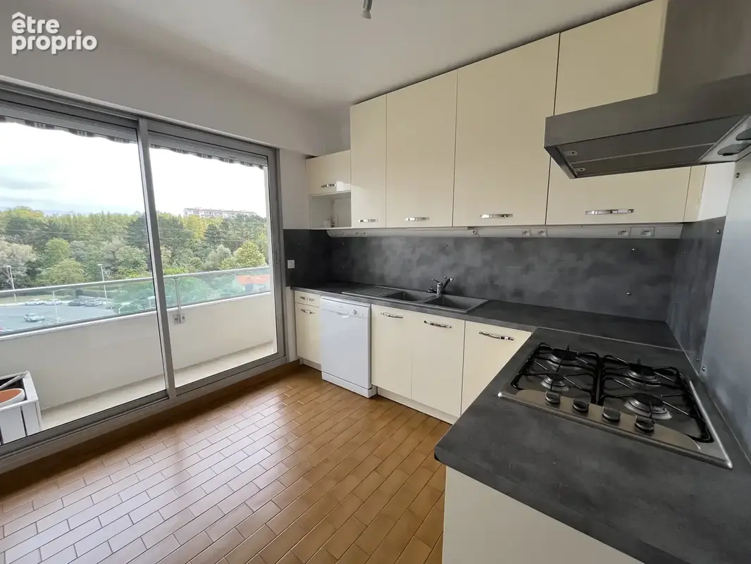 Rare 4ème étage — Grand T3 traversant, vue parc, terrasse & garage, sans travaux - photo 2