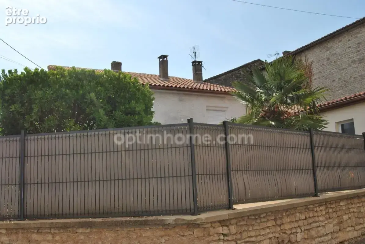 Maison en pierre de 120m2 à 5 minutes du bourg de BRIE et de CHAMPNIERS (16) - photo 15