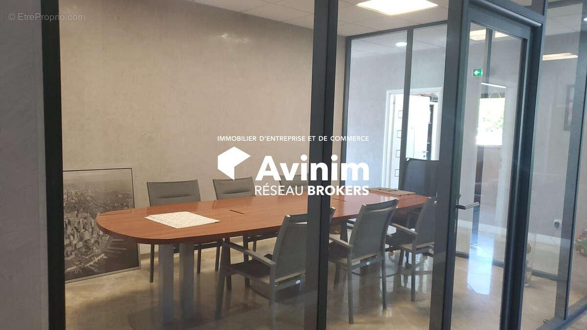Commerce 750 m² à Argonay  - photo 5