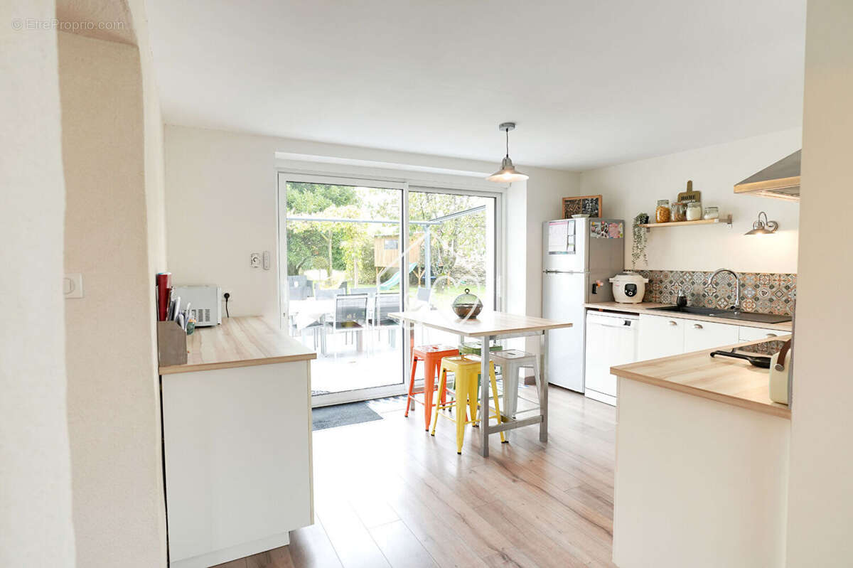 Maison à SAINT-MARTIN-DES-NOYERS