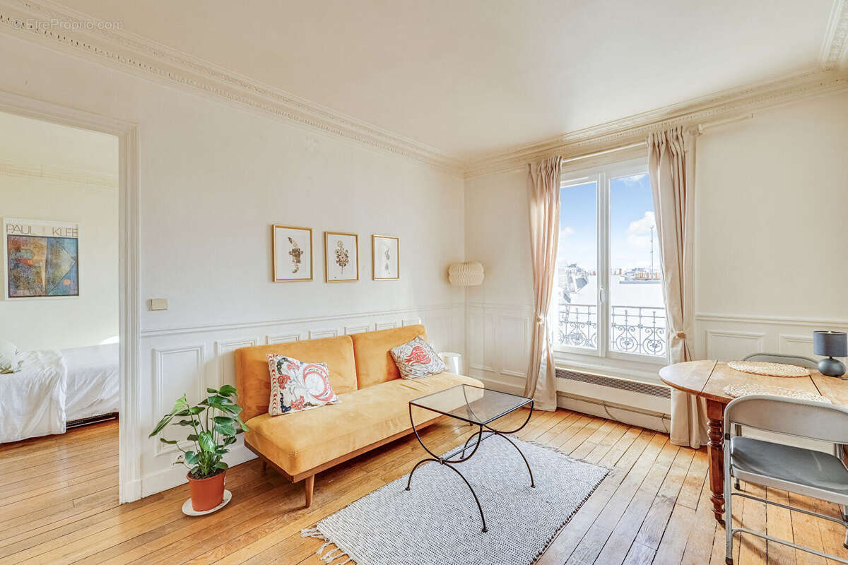 Appartement à PARIS-10E