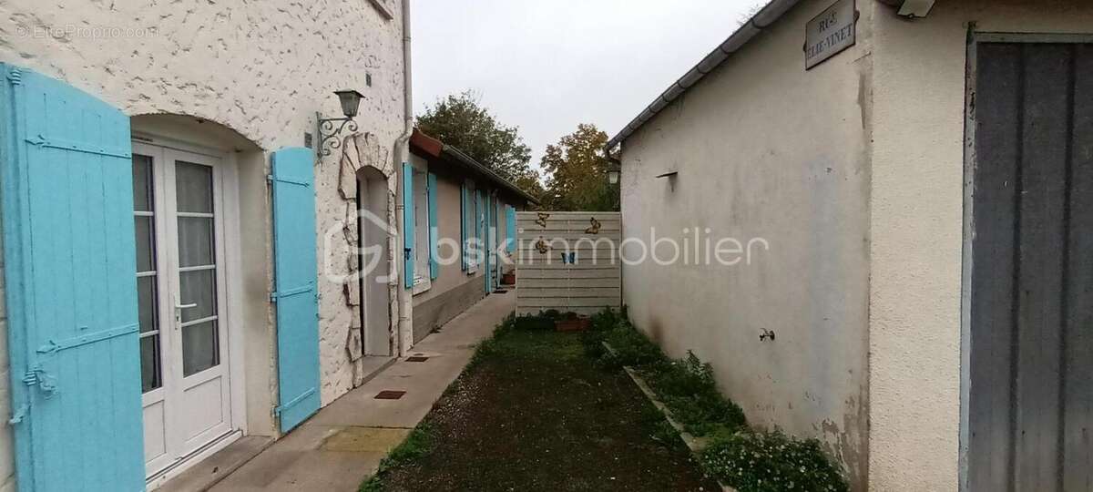 Maison à BARBEZIEUX-SAINT-HILAIRE