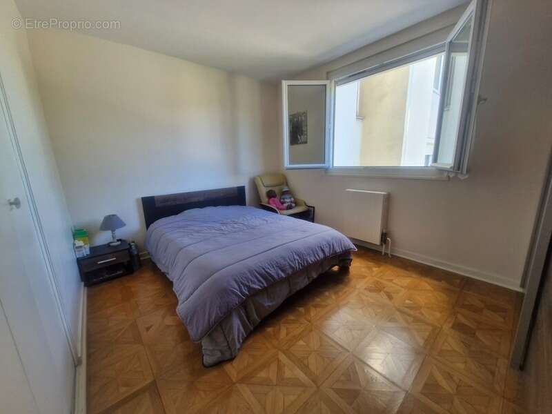 Appartement à UNIEUX