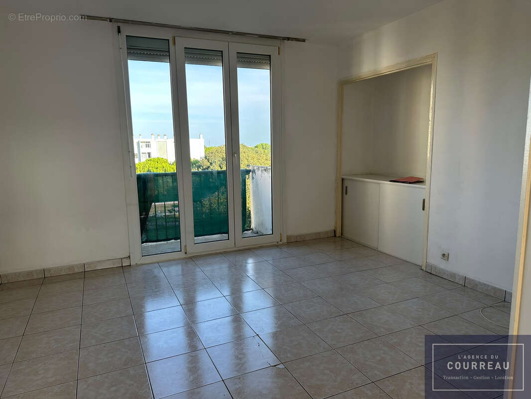 F3 de 59 m2 situé près de l'Arène, 4ème étage • Balcon • Parking • Lumineux et calme - photo 2