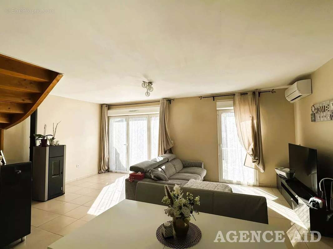 Maison à CUGES-LES-PINS