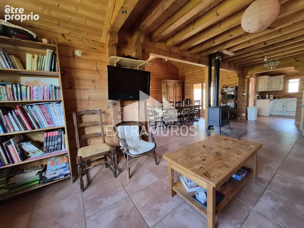 Photo Maison à Saint-Pierre-La-Palud au prix de 449 000€