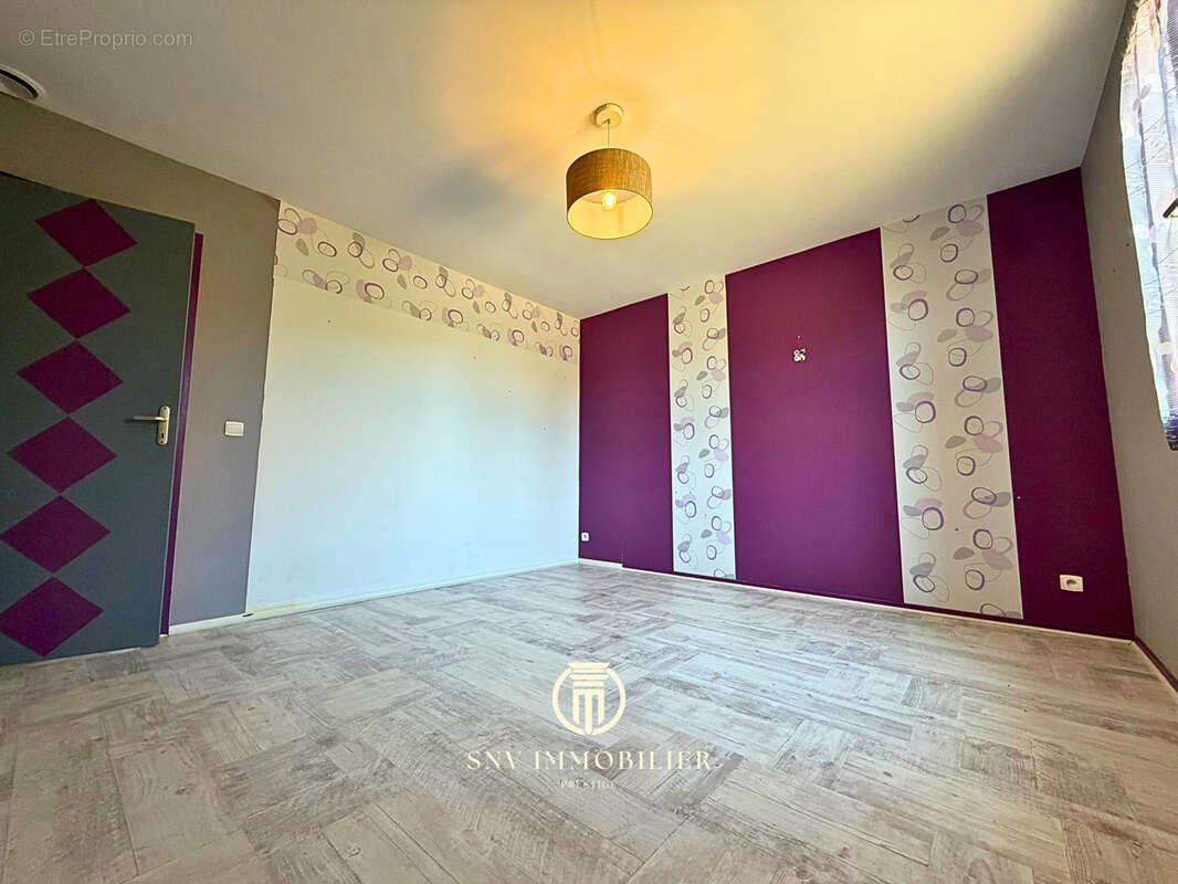 Maison de plain-pied avec jardin arboré   105 m2   4 chambres - photo 7