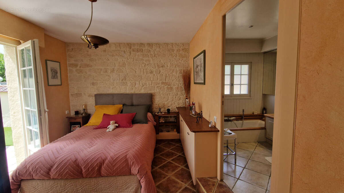Maison à JOUY