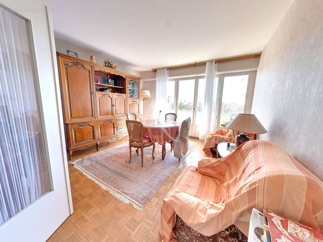 Appartement à LE PERREUX-SUR-MARNE