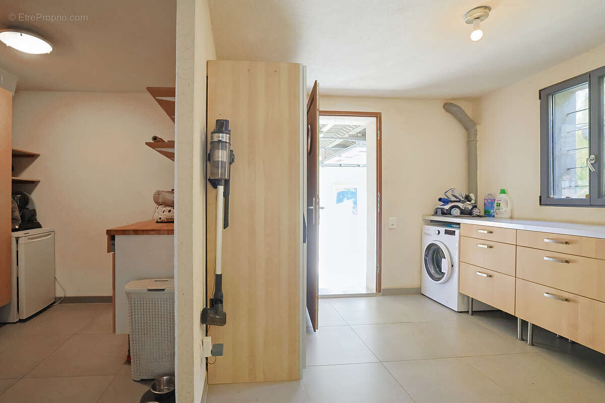 Maison à SOLLIES-PONT