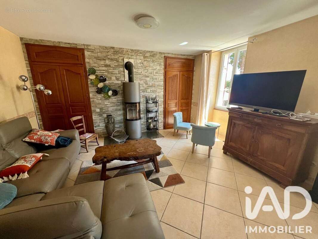 Maison 142 m² à Venesmes  - photo 4