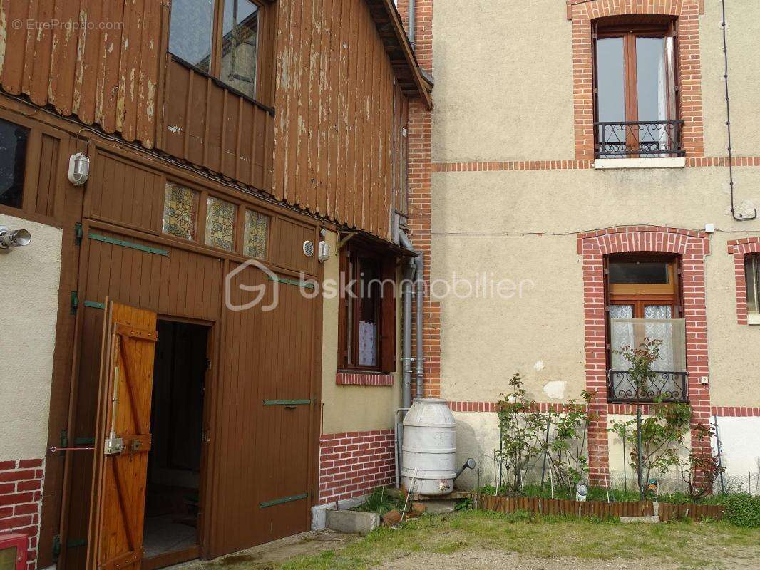 Appartement à COULLONS