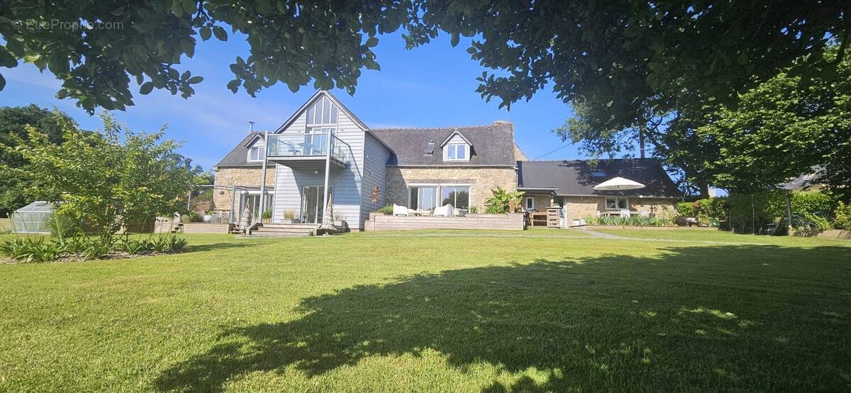 Maison à PLOUNEVEZ-MOEDEC