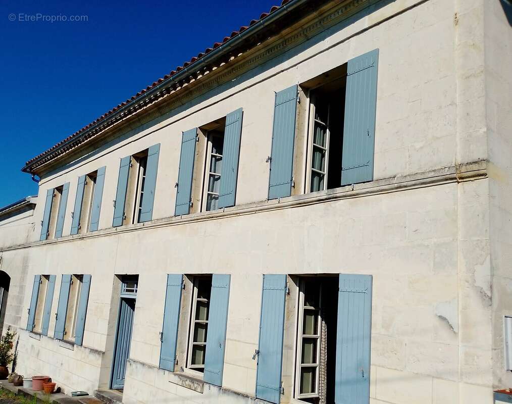 Maison à JONZAC