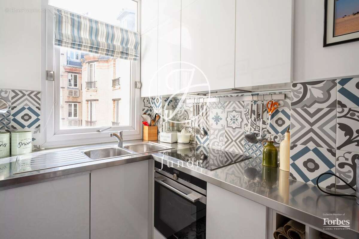 Appartement à PARIS-17E