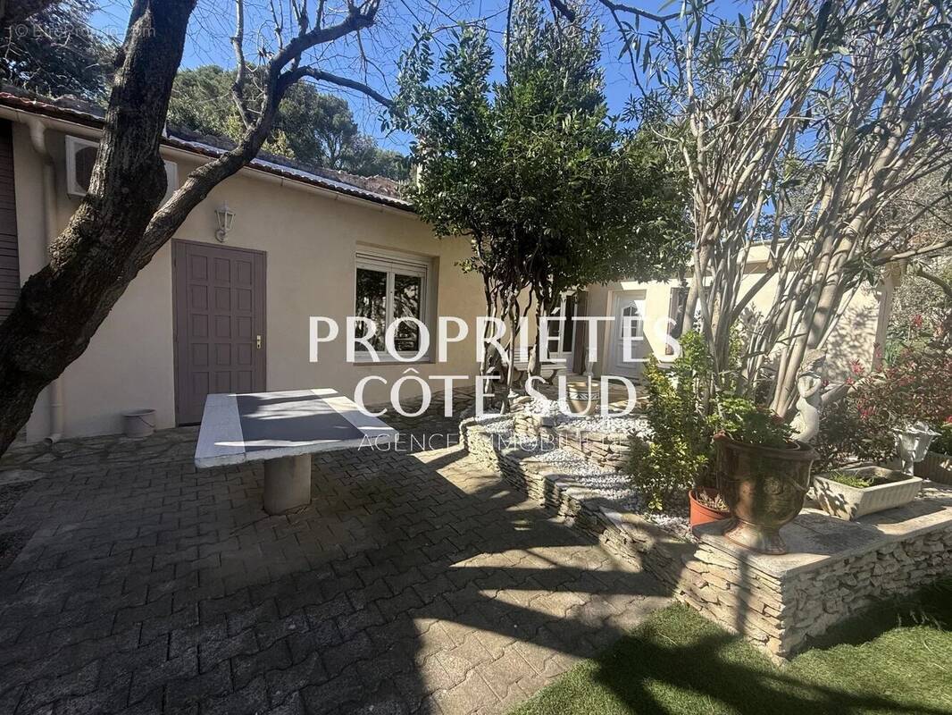 Maison à VILLENEUVE-LES-AVIGNON