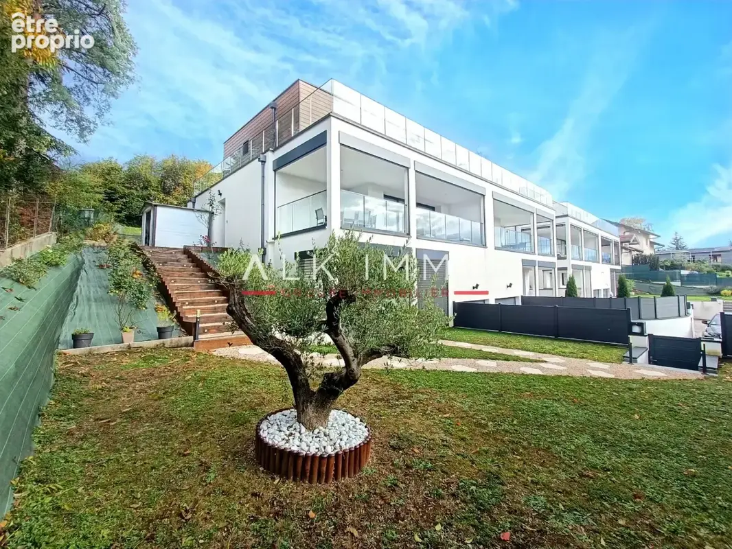 Maison à VETRAZ-MONTHOUX