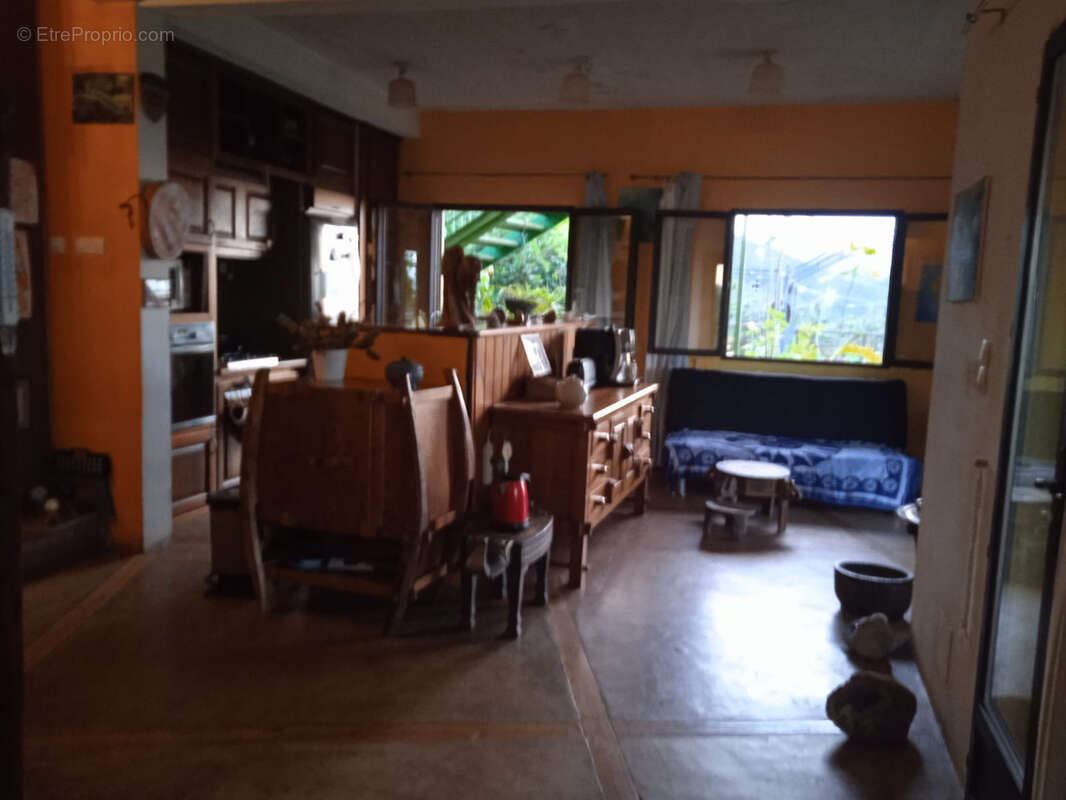 MAISON F7/8  - 180 m2 - Terrain 1200 m2 - BDN SAINTE CLOTILDE (97490) - photo 5