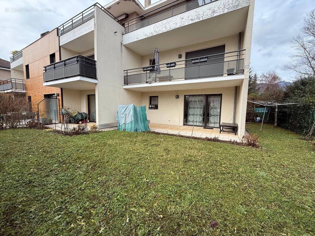 Appartement à CESSY