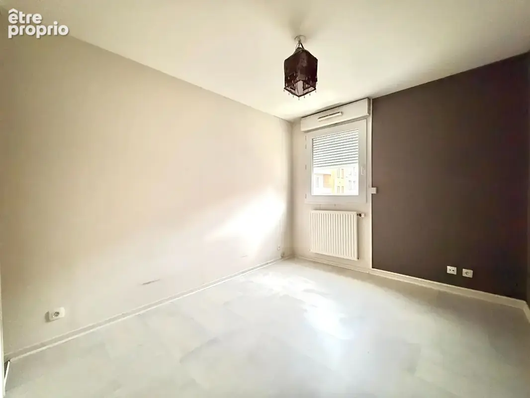 À VENDRE - T3 Place des Grenadiers à Saint-Étienne - photo 5