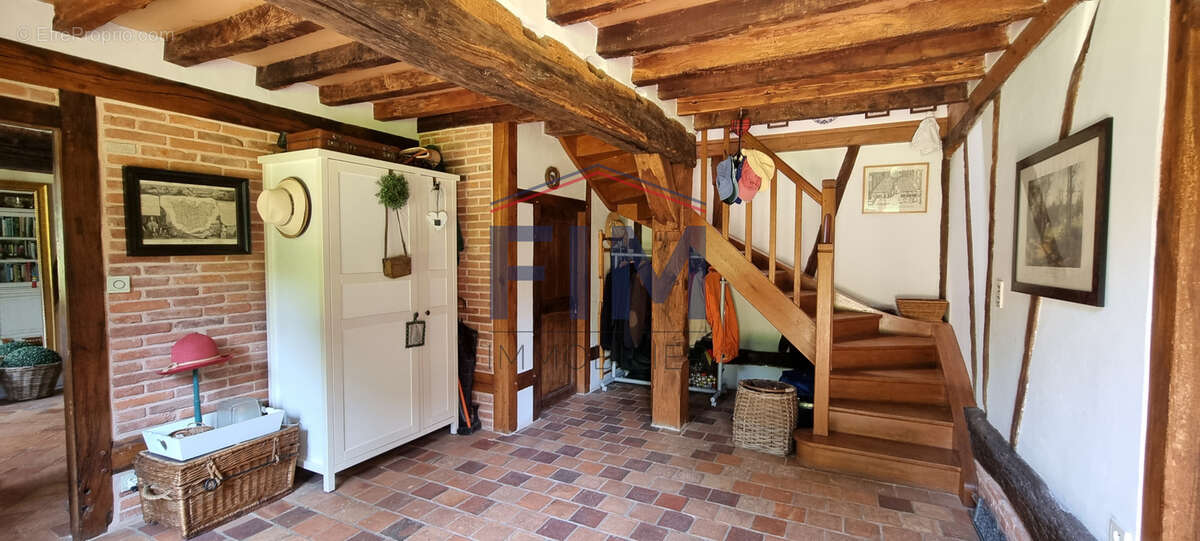 Maison à FLEURY-LA-FORET