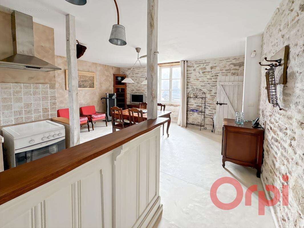 Maison à NEUILLY-EN-DUN