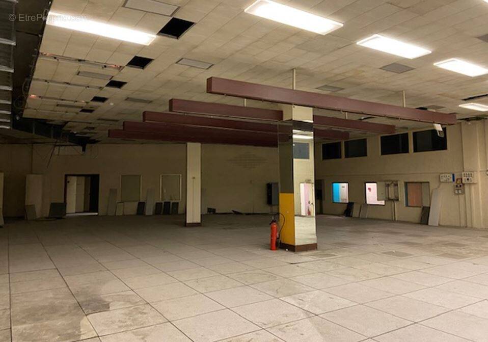 Commerce à SAINT-CLOUD