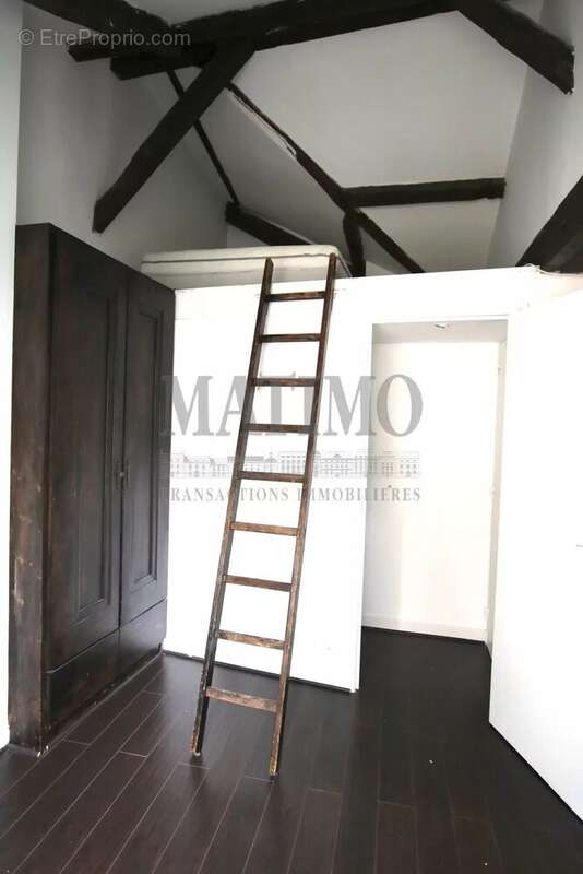 Appartement à PARIS-3E