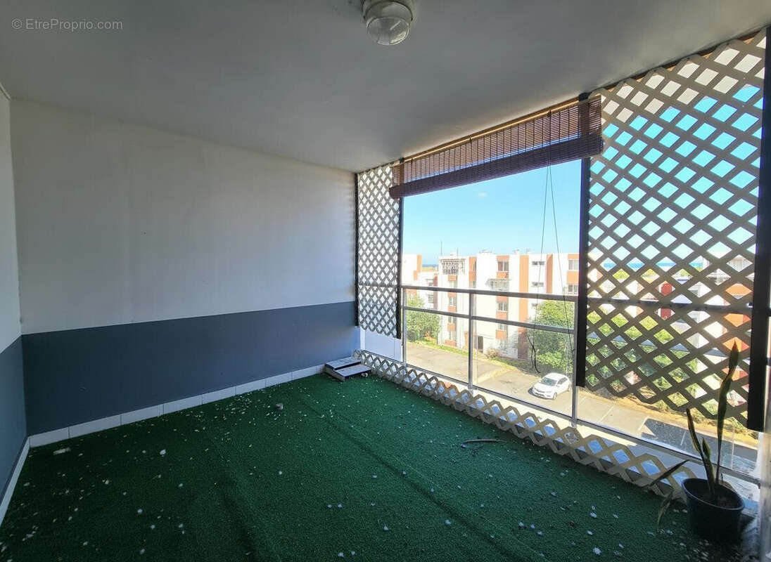 Appartement 71 m² à Le Port  - photo 3