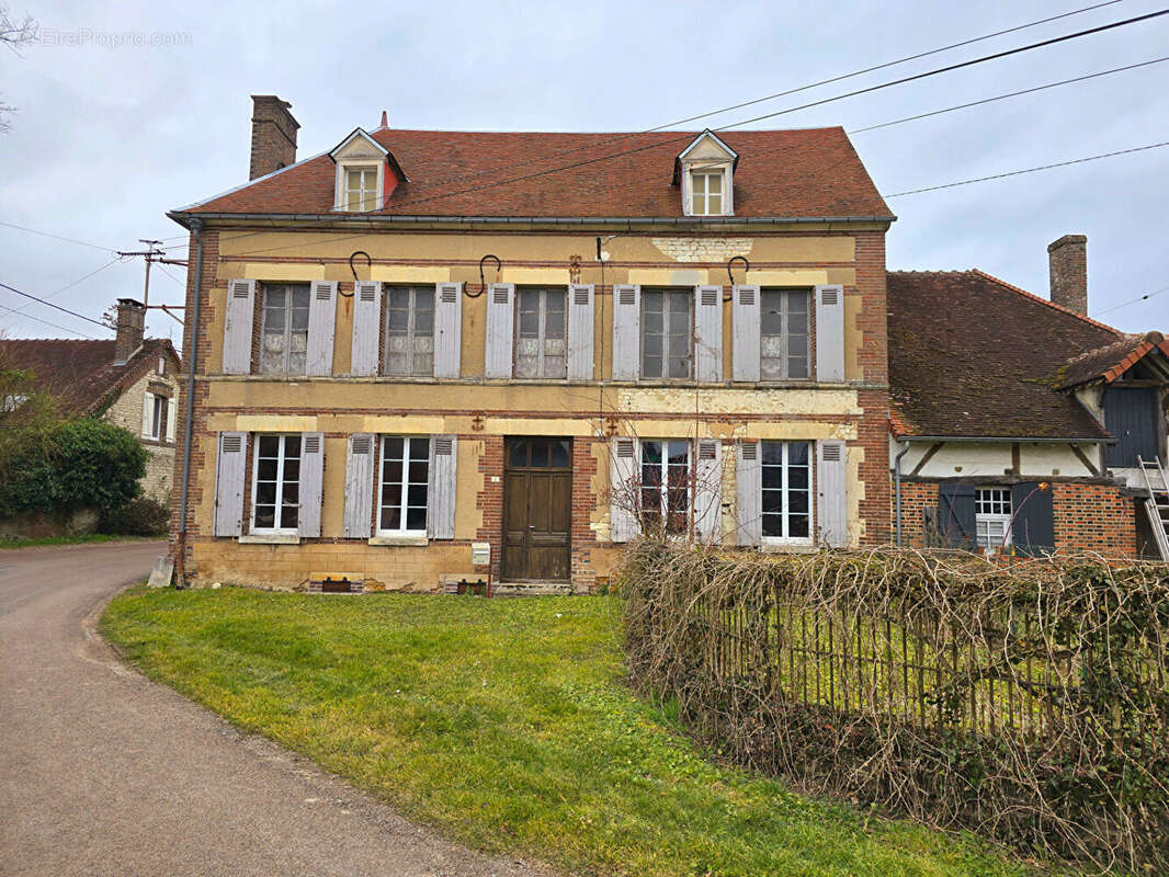 Maison à MONTFEY