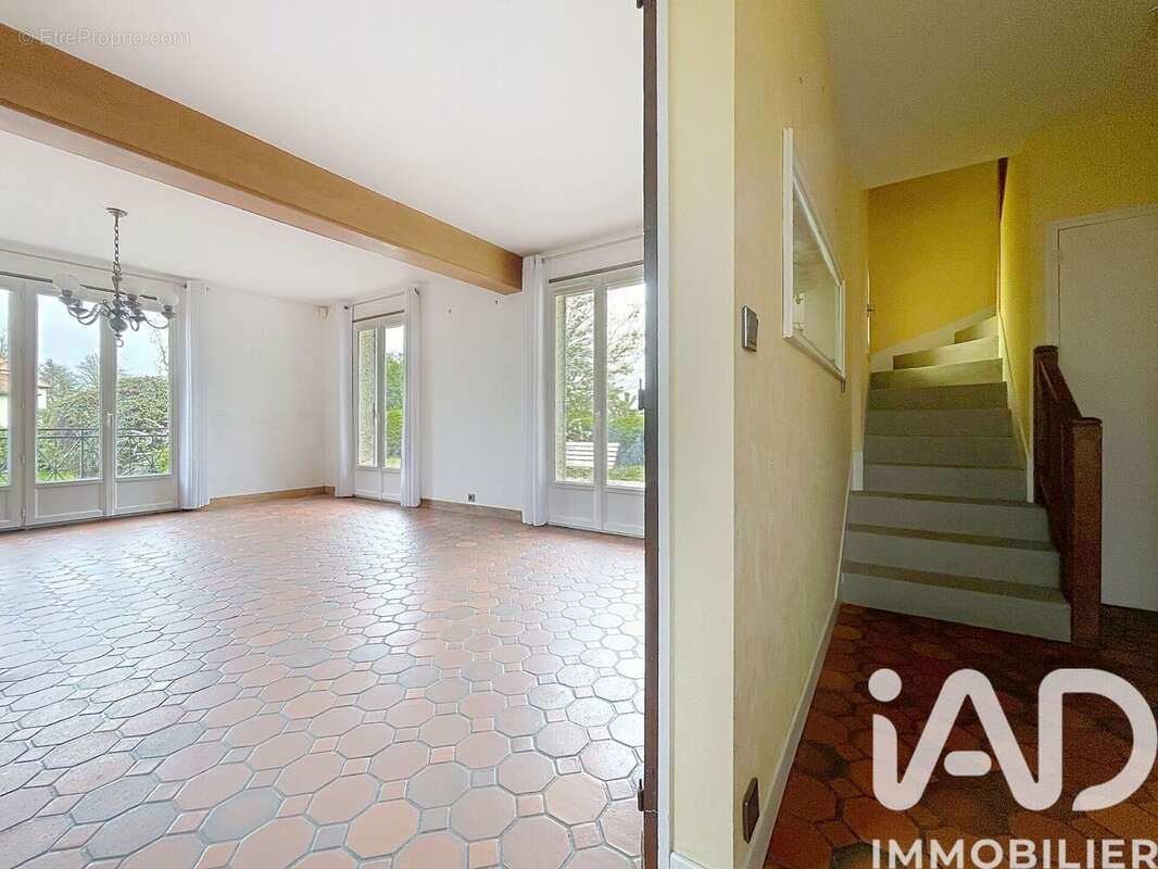Maison 117 m² à Vicq  - photo 7