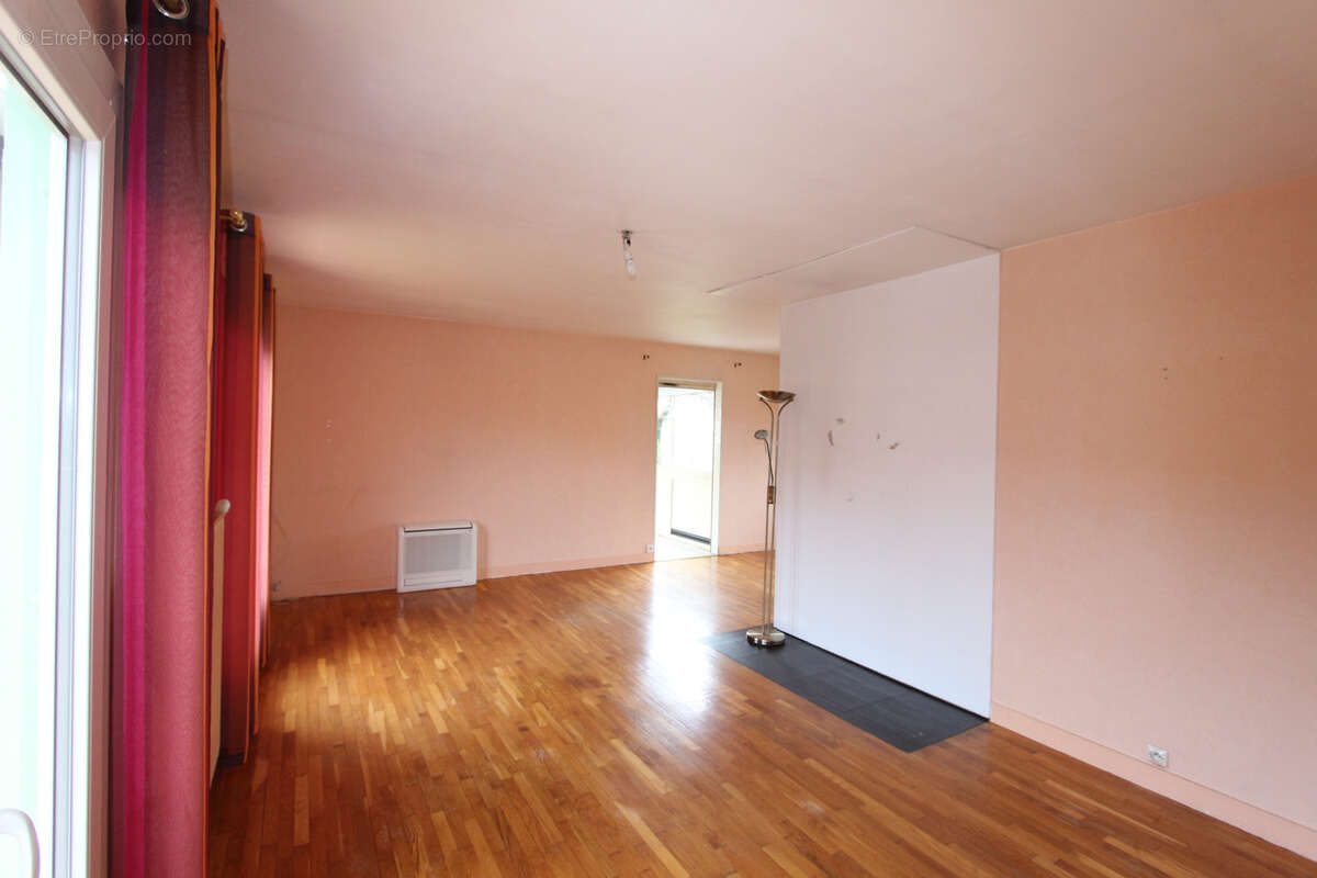 Maison à VARENNES-VAUZELLES