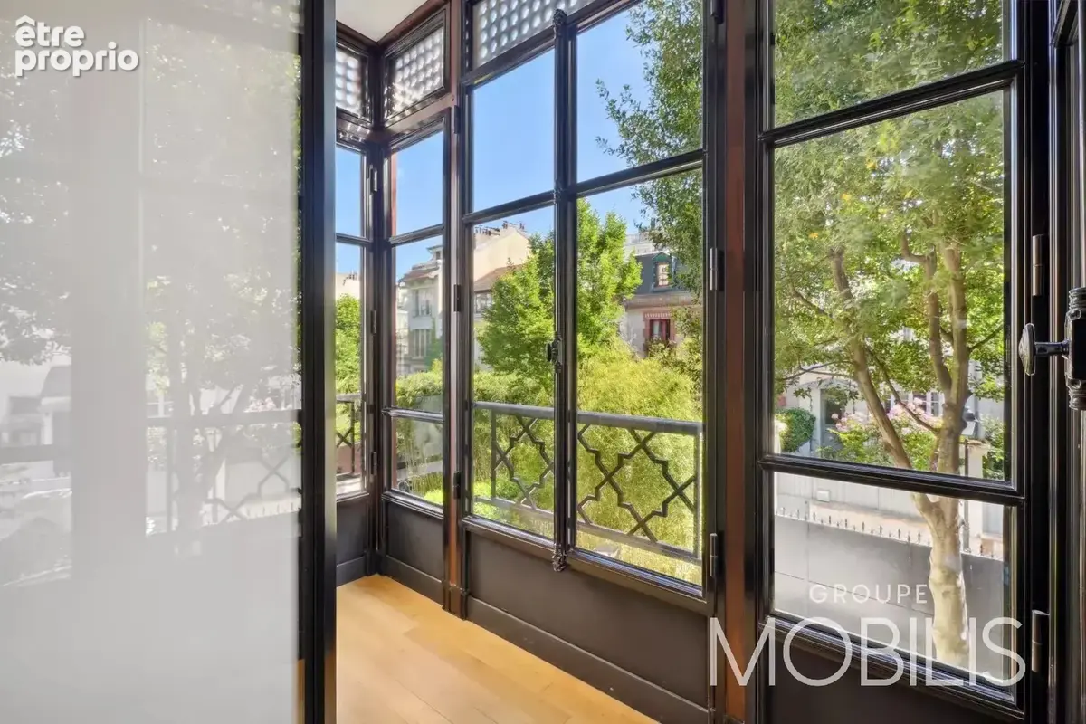 Exclusivité - levallois-perret - villa chaptal - maison familiale rénovée 5 chambres avec jardin, terrasse, balcons et piscine i - photo 10